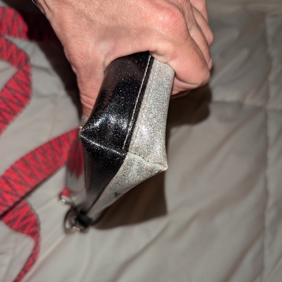 Folklore Contour Crossbody - Picture 12 of 13